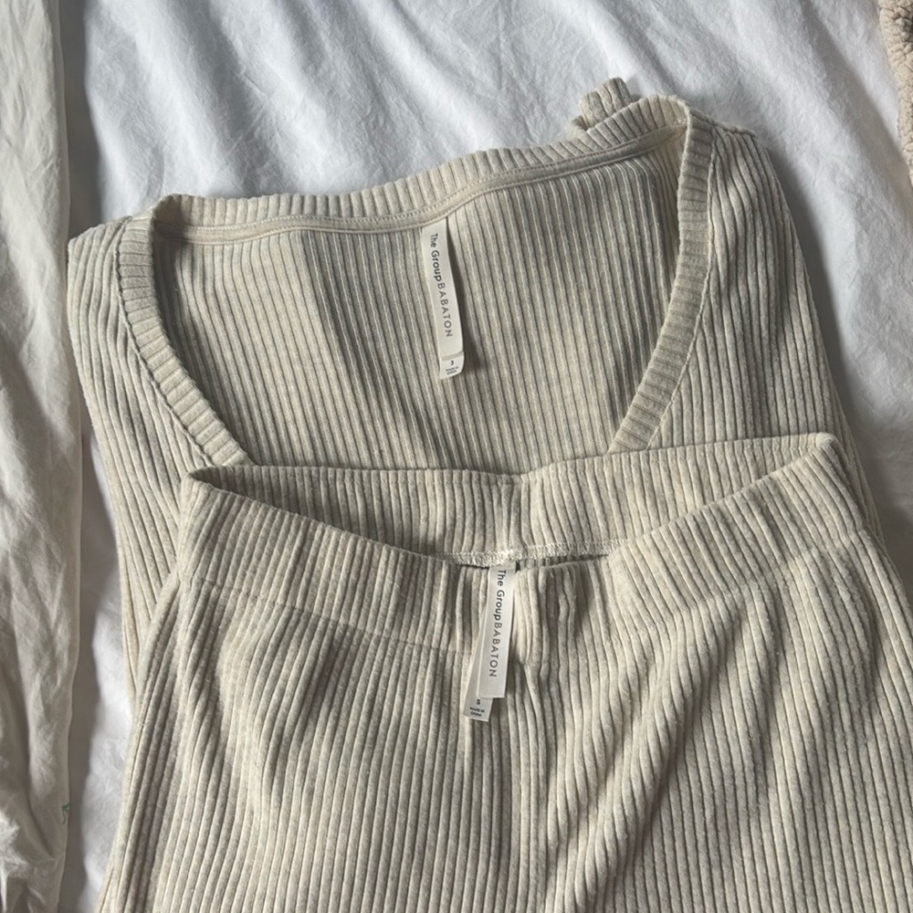 Babaton Aritzia Set